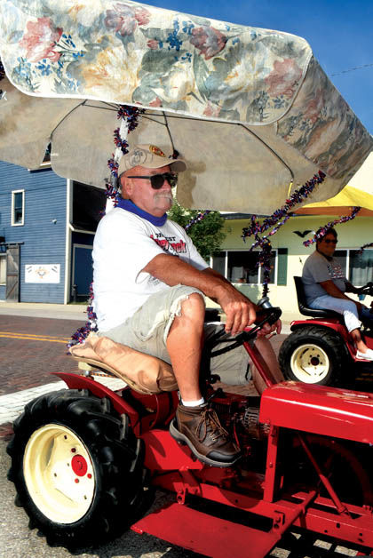 7 10 Galien 1 Tractors umbrella guy.jpg