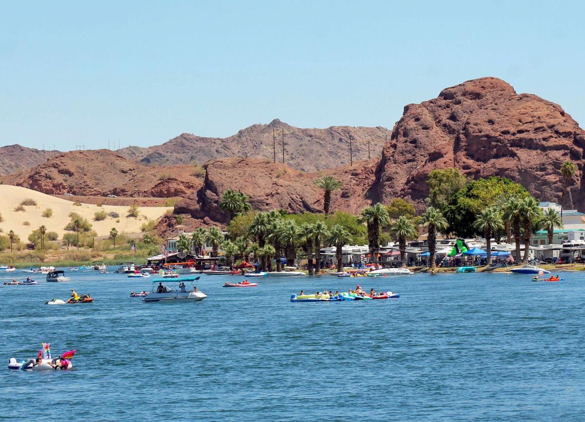 Boaters missing since Wednesday night crash feared dead, image size:1200x866