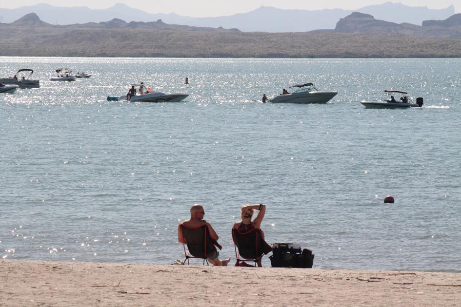 Focus shifts to Lake Havasu crowds Petition urges lake closure, mayor