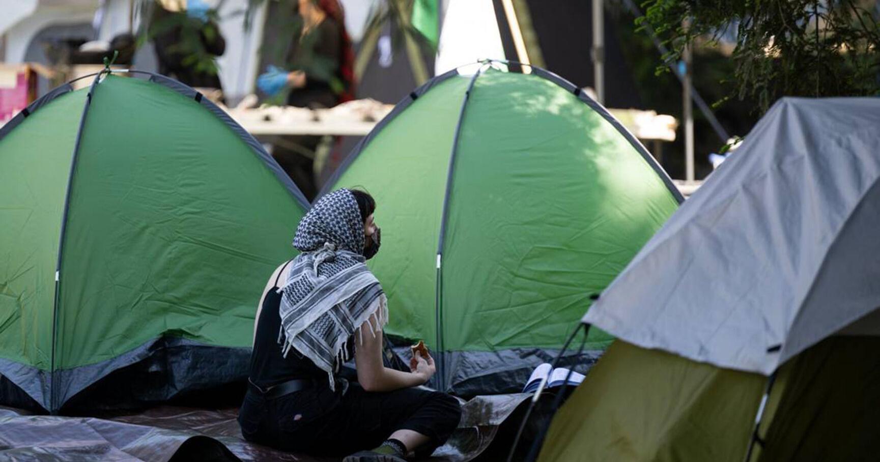 Man files lawsuit against UC Davis for handling of encampment - Vimarsana News