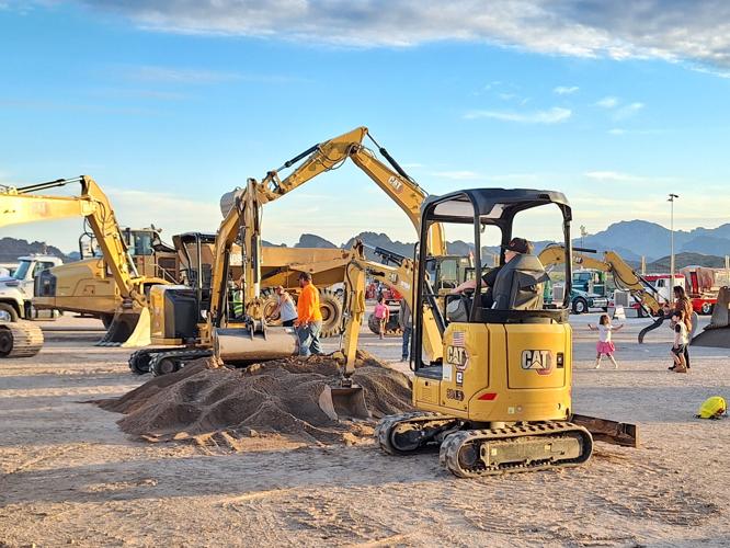 Sand Box Show Photos | Inaugural ‘Sandbox Show’ immerses Havasu families in trucking ...