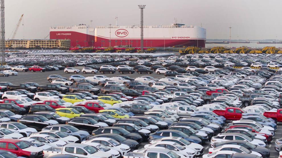 Top automakers urge Congress to permanently ban Chinese cars