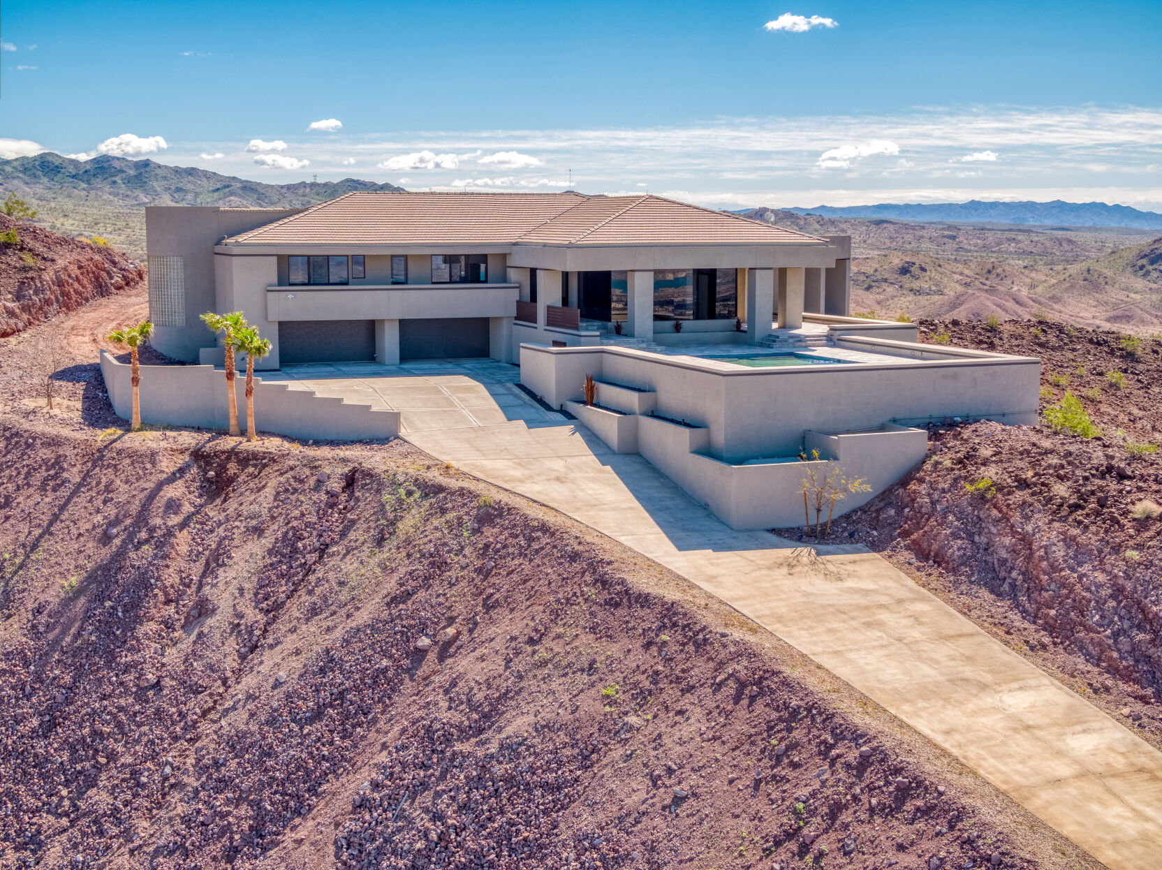 Havasu's Black Hill Place lists record-breaking $4.75 million home