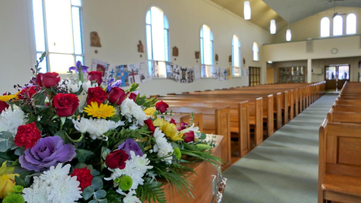 Funeral Directors Balancing Safety Personal Touch Hccommunityjournal Com