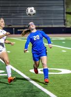 Lady Antlers edged by Champion, blank Seguin