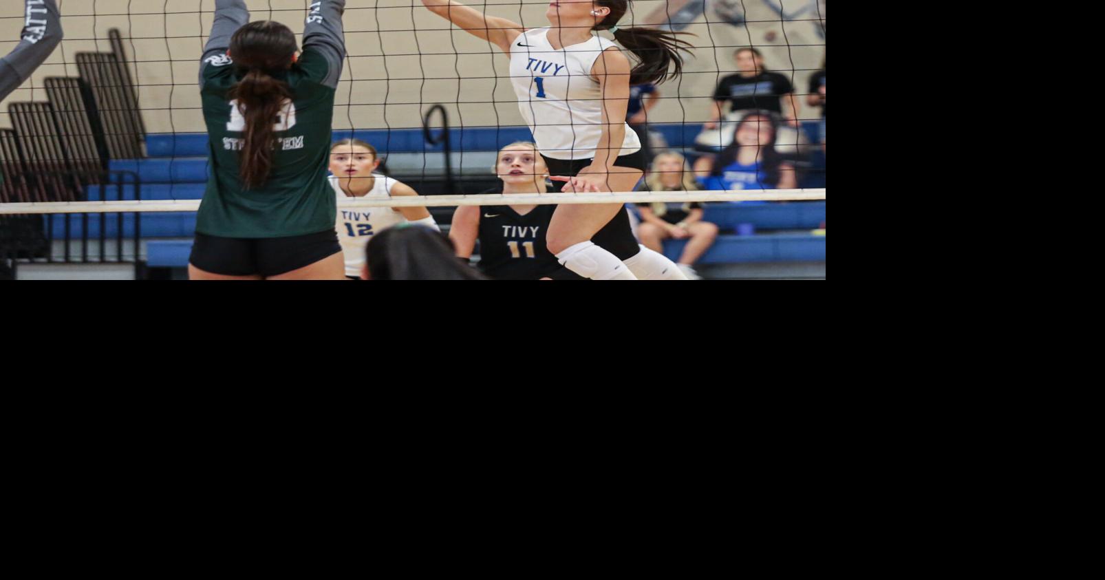 Lady Antlers fall to SA Reagan in four sets