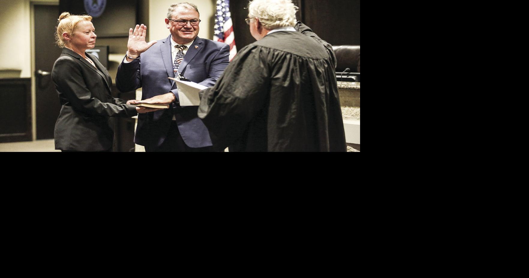 Harris sworn in as council member |