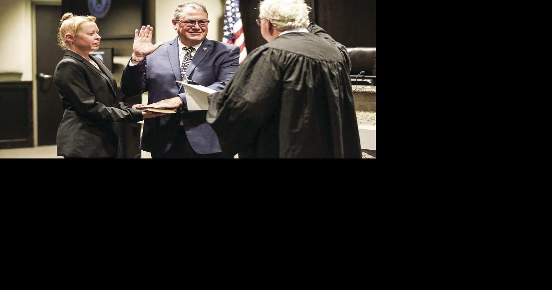 Harris sworn in as council member | | hccommunityjournal.com
