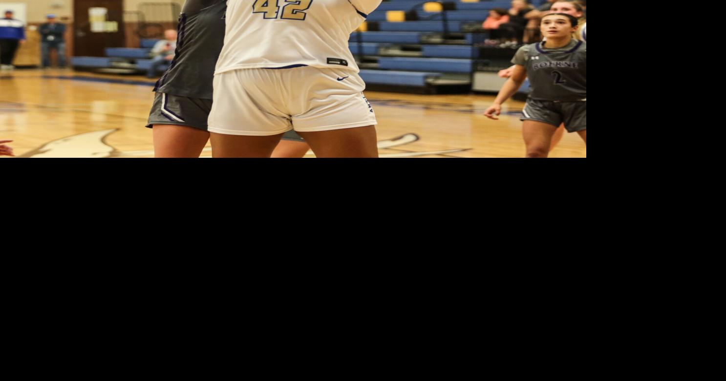Lady Antlers hold off Boerne, sub-varsity splits | Sports ...