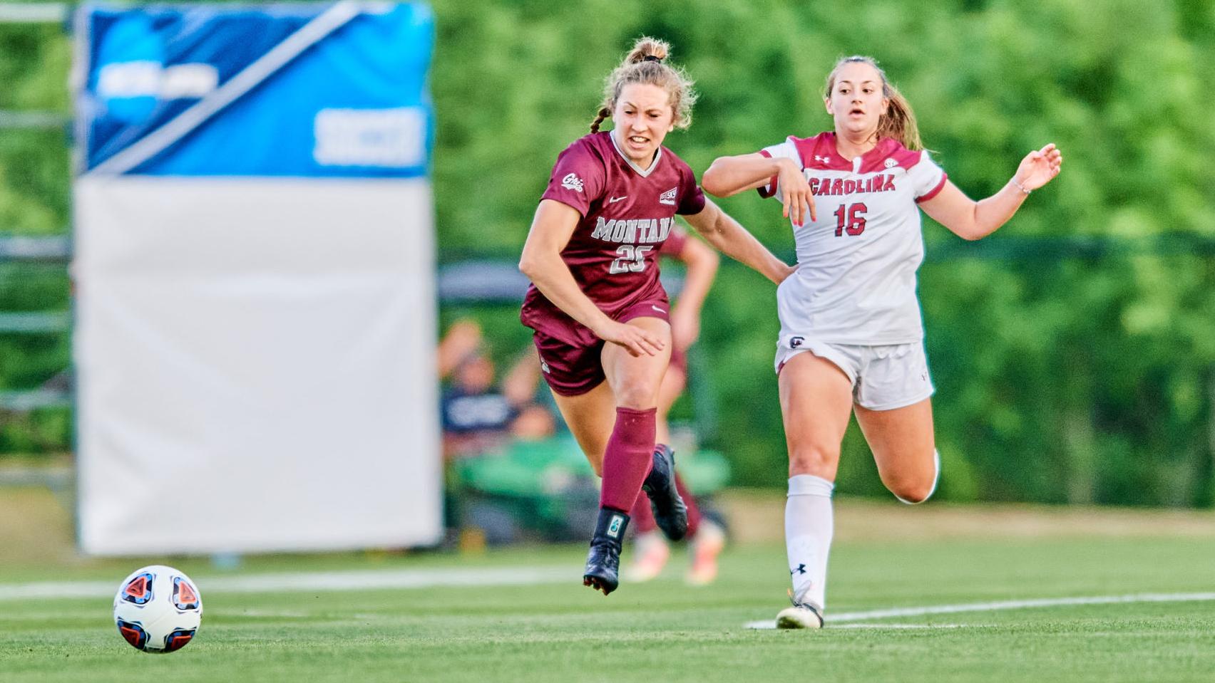 Montana Hangs Tight But Falls To South Carolina In First Round Of Ncaa Women S Soccer Tournament Grizzlies Helenair Com Montana State Soccer Tournament 2022
