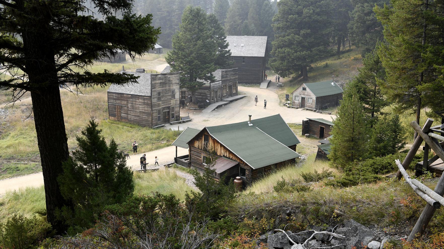 Updated: Fire closes Garnet Ghost Town as smoke increases - Vimarsana News