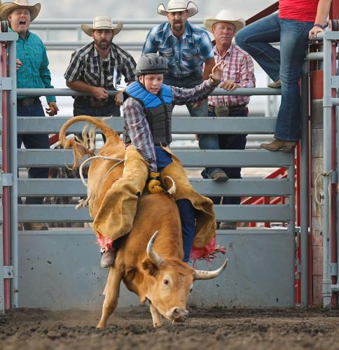 Bulls win Night 2 at Last Chance Stampede