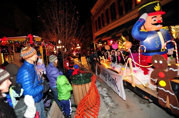 Helena Christmas Parade 2022 Feature Photo: Downtown Helena's Parade Of Lights | Local | Helenair.com