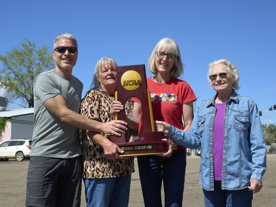 Montana State University bus tour visits southeast Montana communities