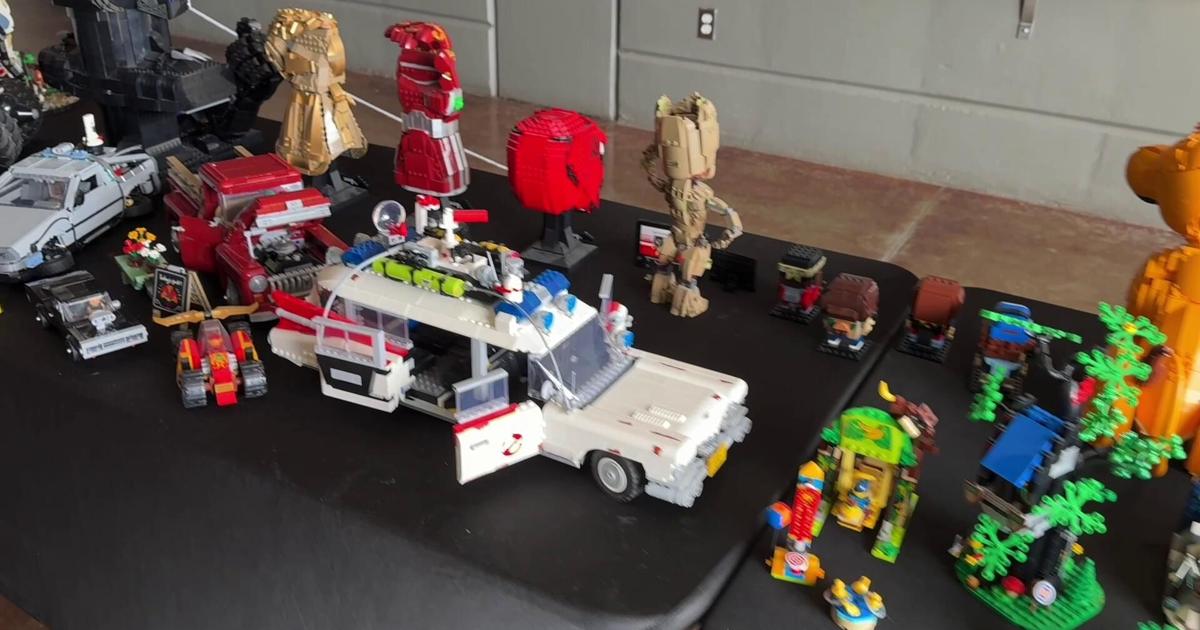Lebih dari 200 pajangan Lego memenuhi pasar malam di Helena