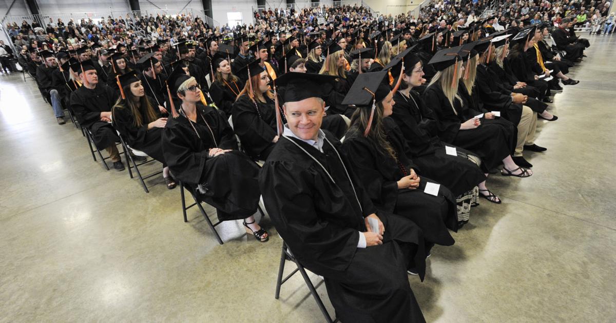 Helene Fuld Graduation Photos: Helena College Graduation 2017