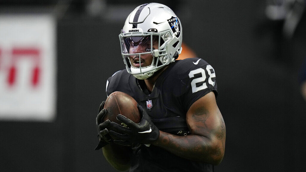 Jacobs, Raiders rally in second half, beat Texans