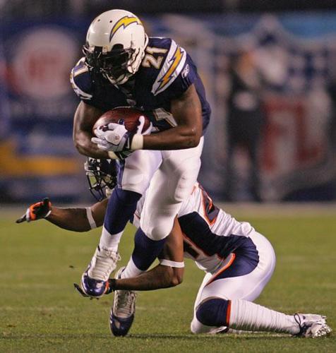 14 OCTOBER 2007: Luis Castillo of the San Diego Chargers during a