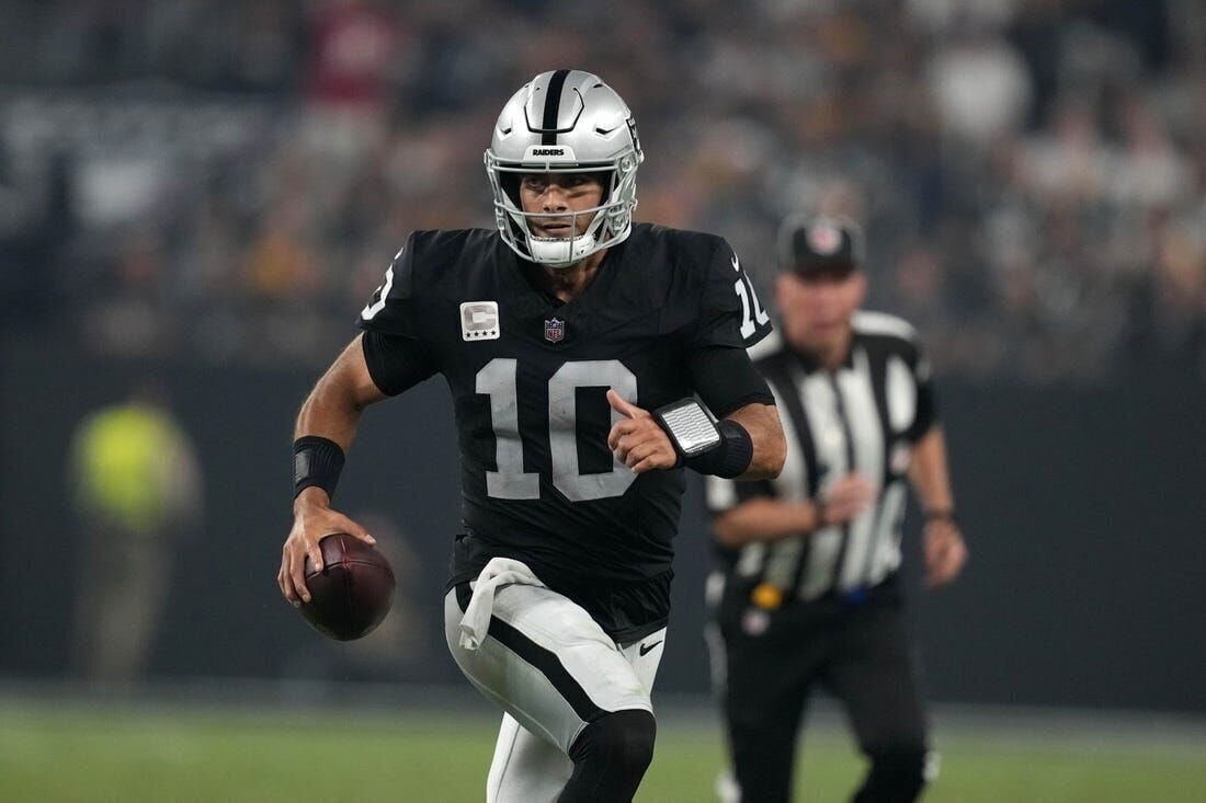 Raiders news: Davante Adams & Jimmy Garoppolo begin building