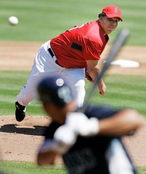 WATCH: Bartolo Colon beats out an infield single* 