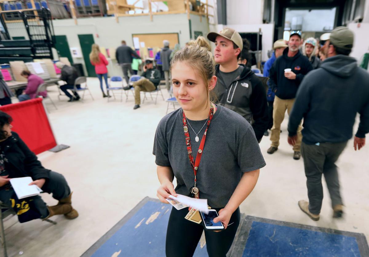 Long lines for late voter registration at Butte Civic Center