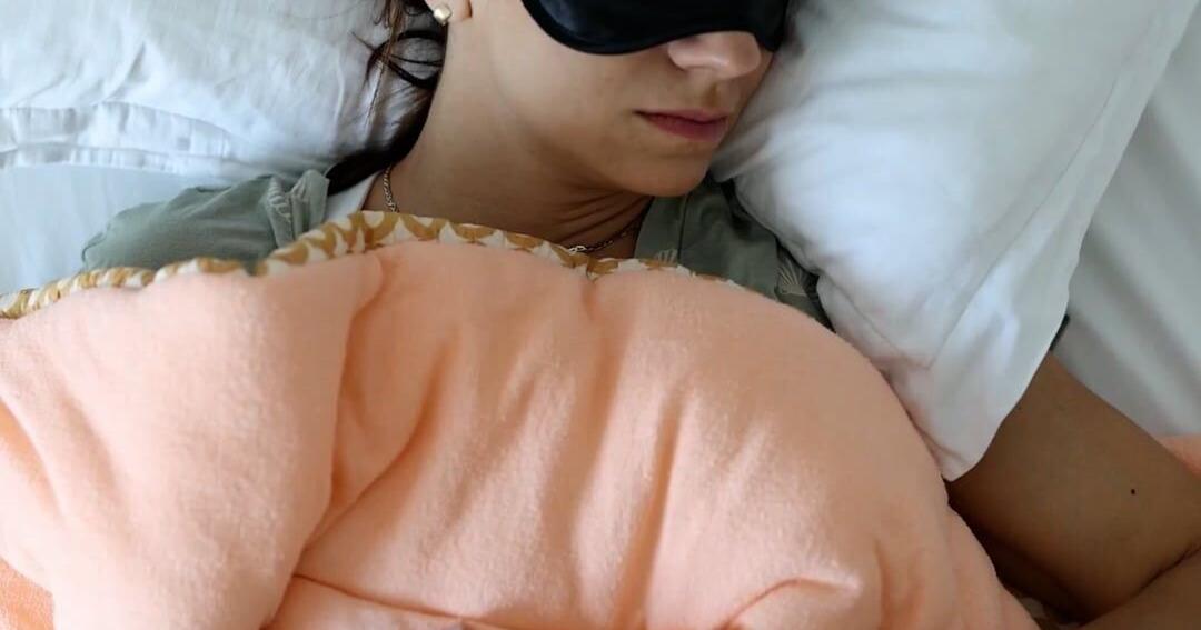 Hate Waking Up Early? Try These Hacks To Become A Morning Person