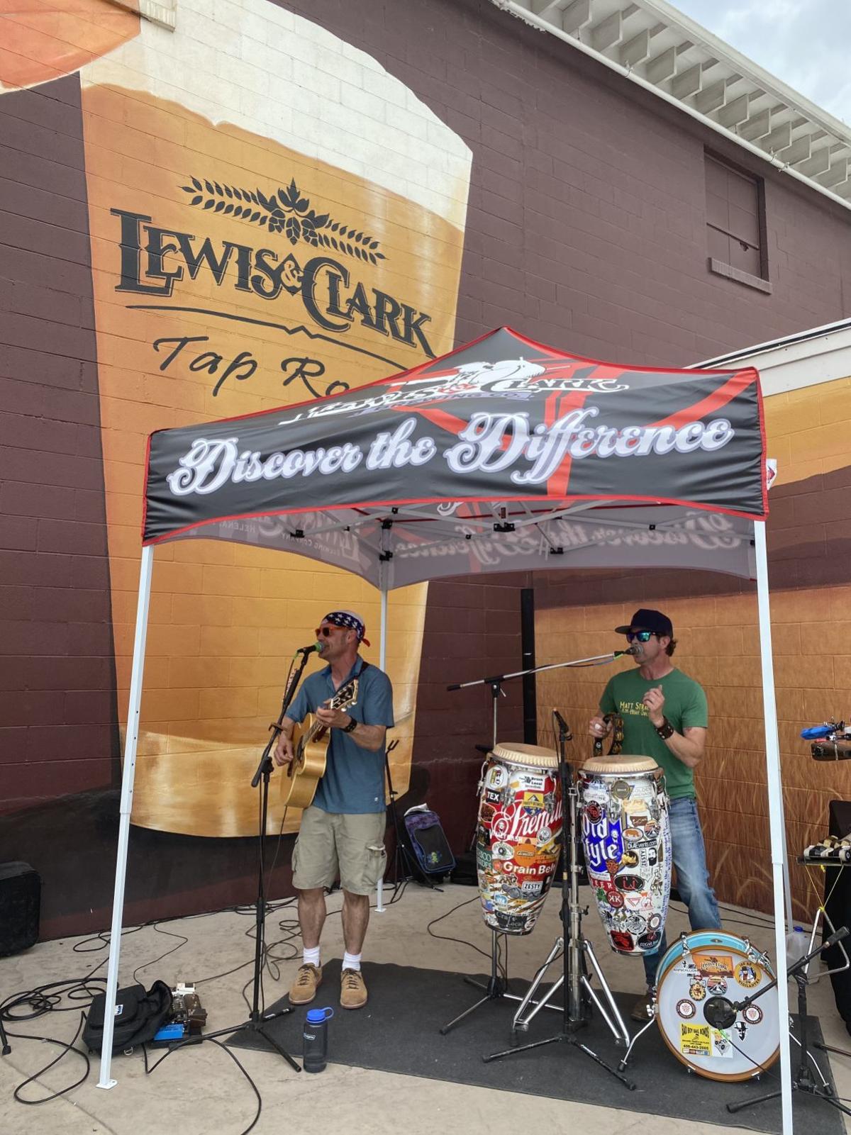 El Wencho performs on the Lewis and Clark Brewing Co. patio recently.