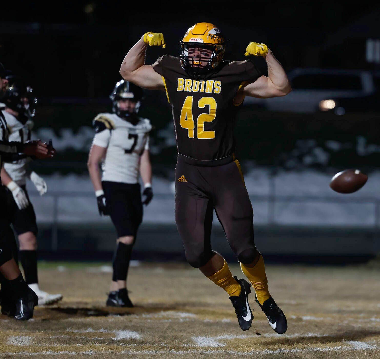 Helena Capital’s Quarterback Shines in Playoff Debut as Bruins Triumph 28-6 and Advance to Title Rematch against No.1 Bozeman