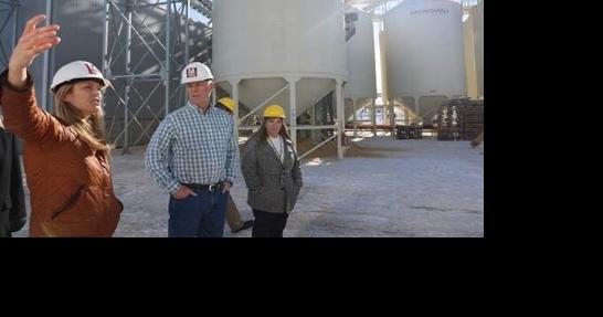 Governor highlights value-added ag at Montana Craft Malt tour - Vimarsana News