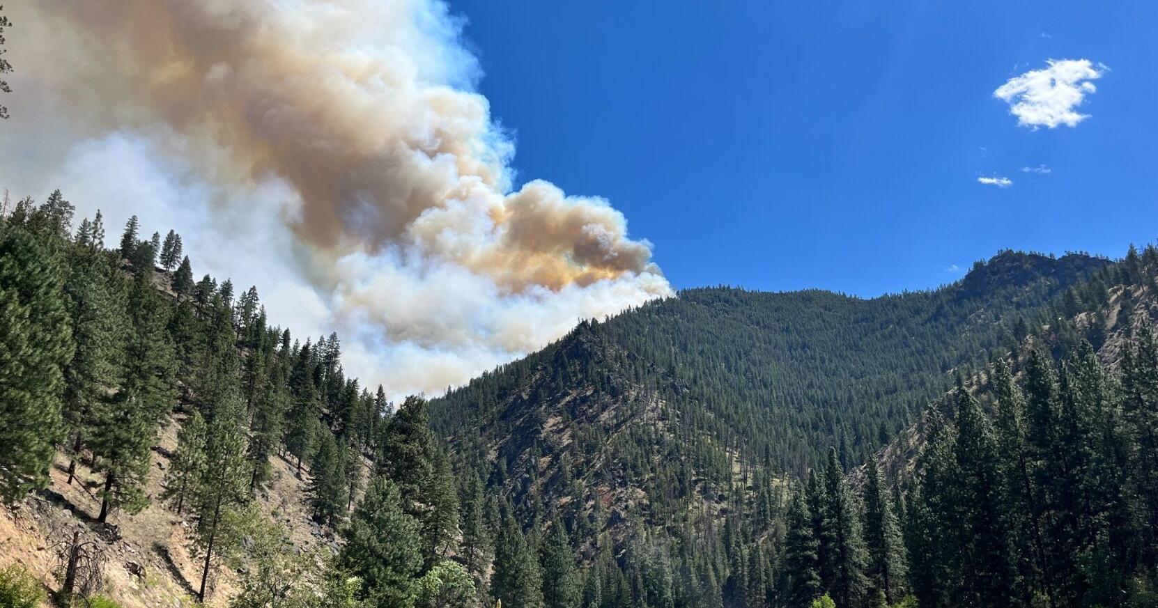 Fire updates: Two dead in Moose fire helicopter crash - Vimarsana News