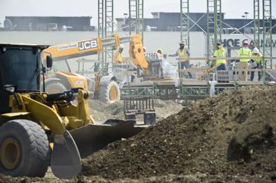 Constructions Crews Work Friday On The New Winco Constructions Crews Work Friday On The New Winco
