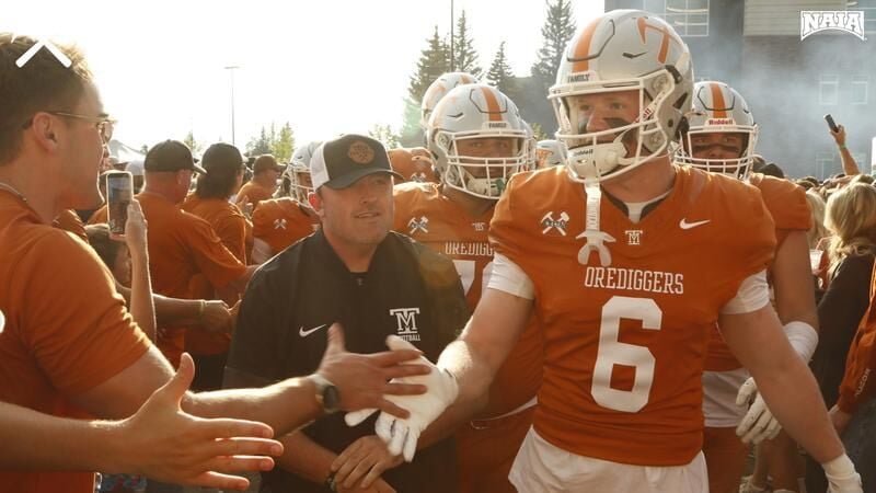 Football ranked No. 6 in latest NAIA top 25 poll