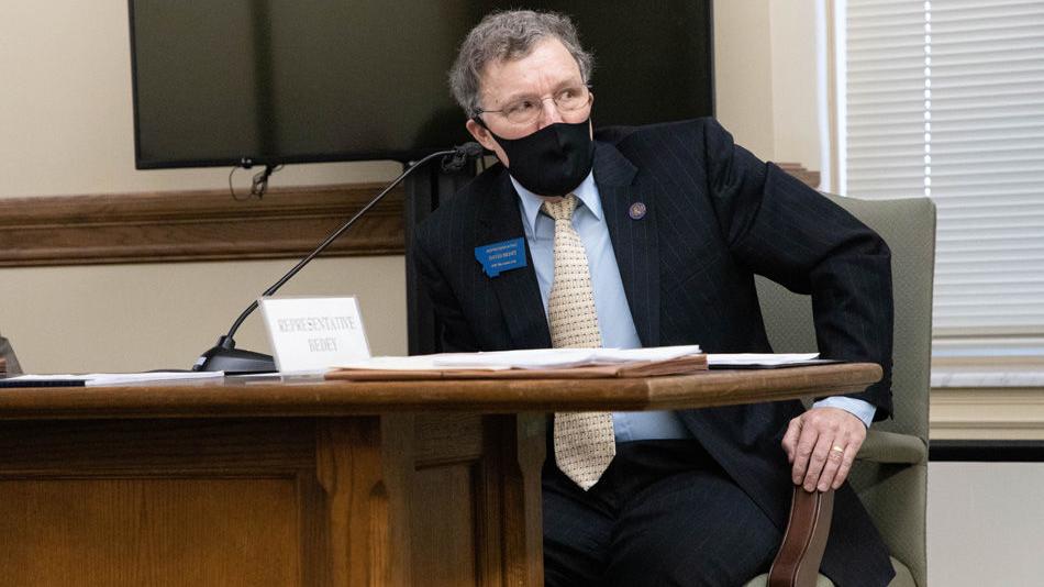 Montana lawmaker tests positive for COVID-19 - Vimarsana News