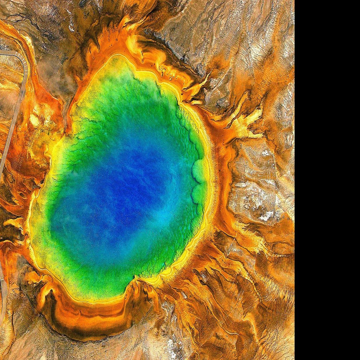 Bloggers Who Walked On Yellowstone Hot Spring Die After Falling
