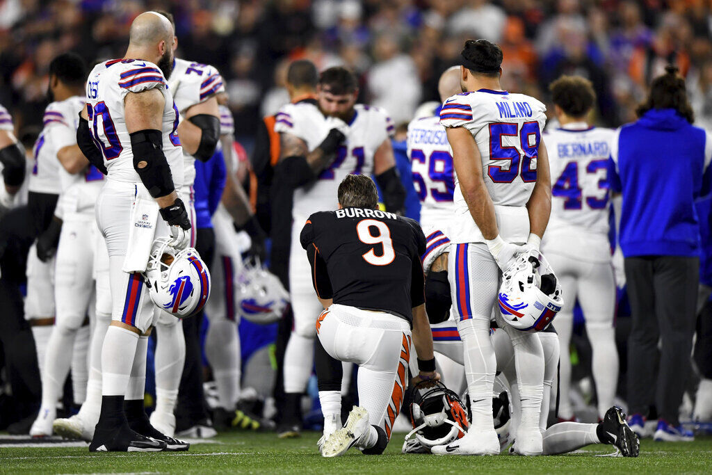 ESPN Broadcast Crew Pays Tribute to Injured Buffalo Bills Player Damar  Hamlin 