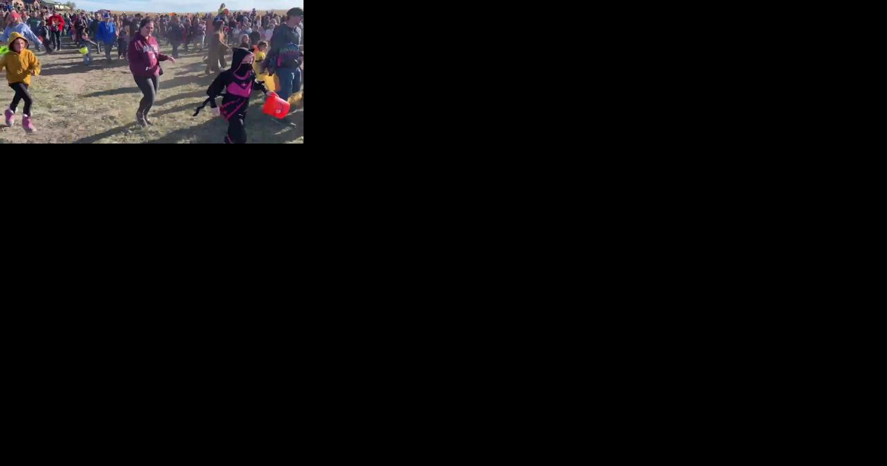 It was a monster dash: Candy falls from the sky via helicopter in Townsend - Vimarsana News