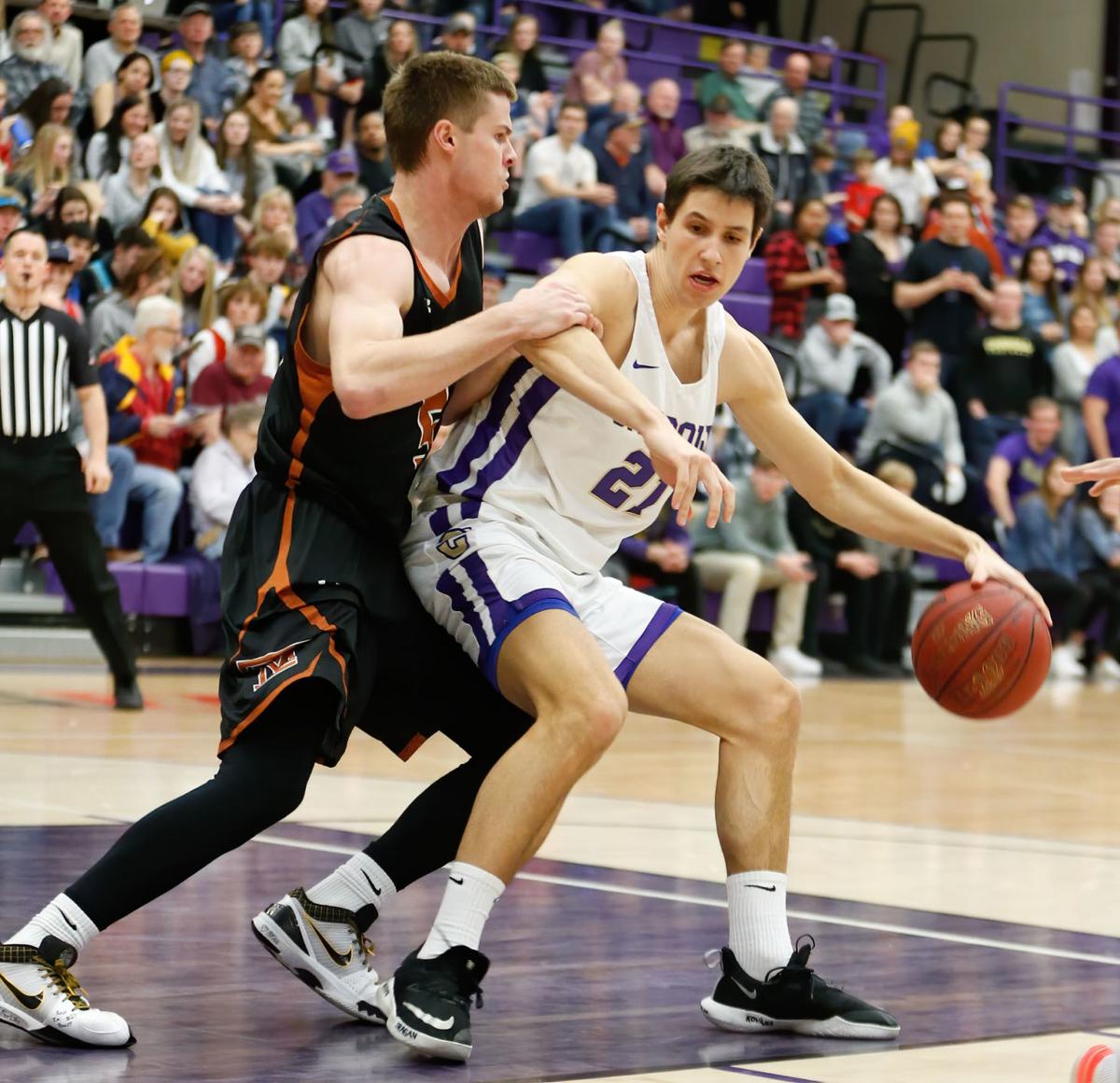 Jovan Sljivancanin And Shamrock Campbell Lead Carroll Men Past