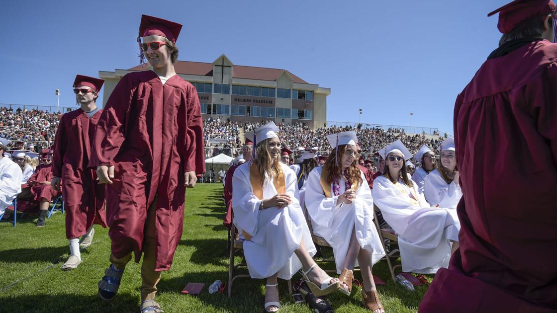 Helena High Moves Forward With Non Gendered Graduation Gown Colors Local Helenair Com Capital High School Helena Mt Graduation 2022