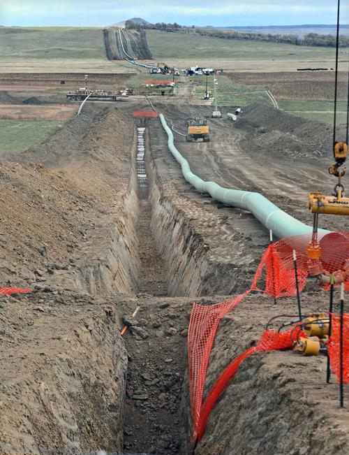 Dakota Access Pipeline still moving oil despite shutdown ...