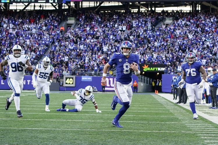 Giants clinch first playoff berth since 2016 in blowout win vs