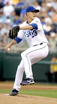 Greinke pitches Royals to 2-1 victory over Indians