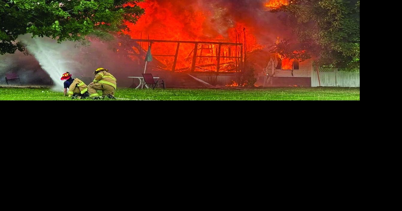 Blaze destroys mobile home