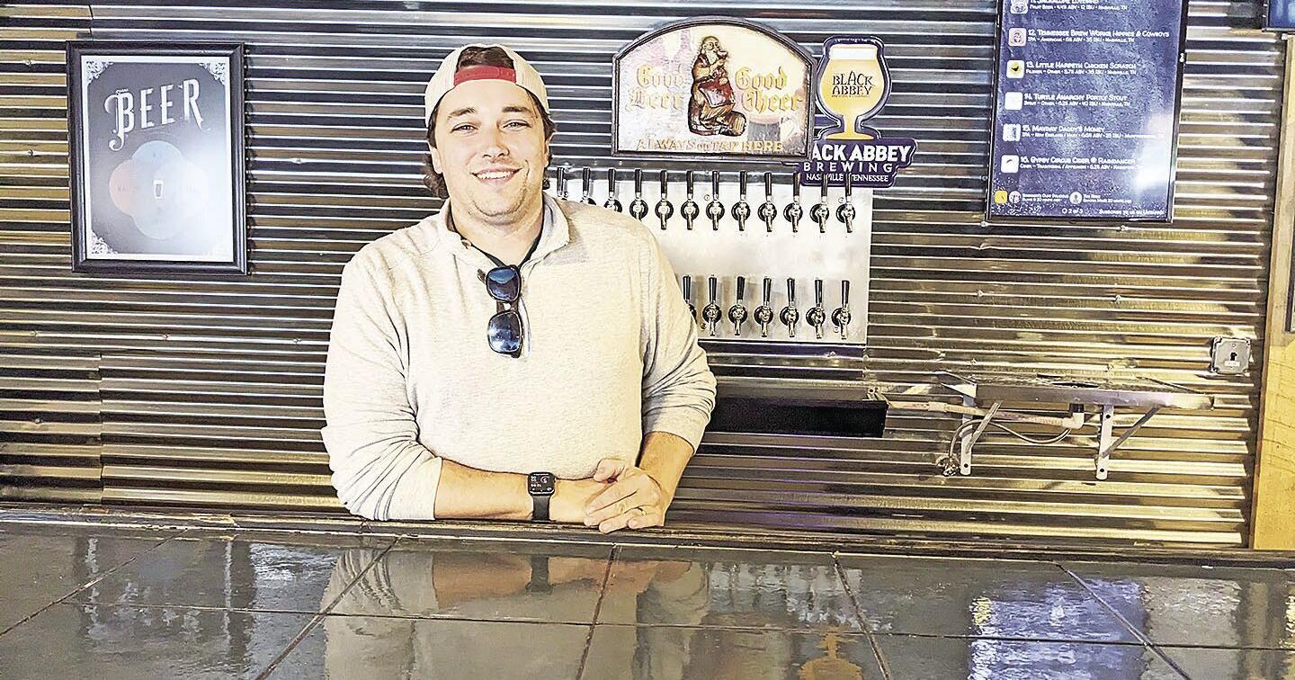 New pizza and pub draws crowd - Vimarsana News