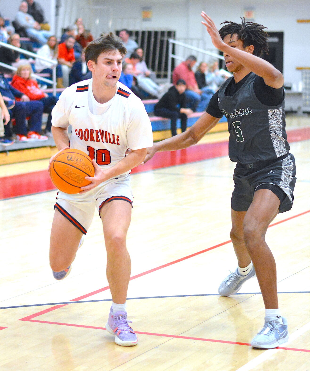 CHS Basketball Split Games In Holiday Action | Sports | Herald-citizen.com