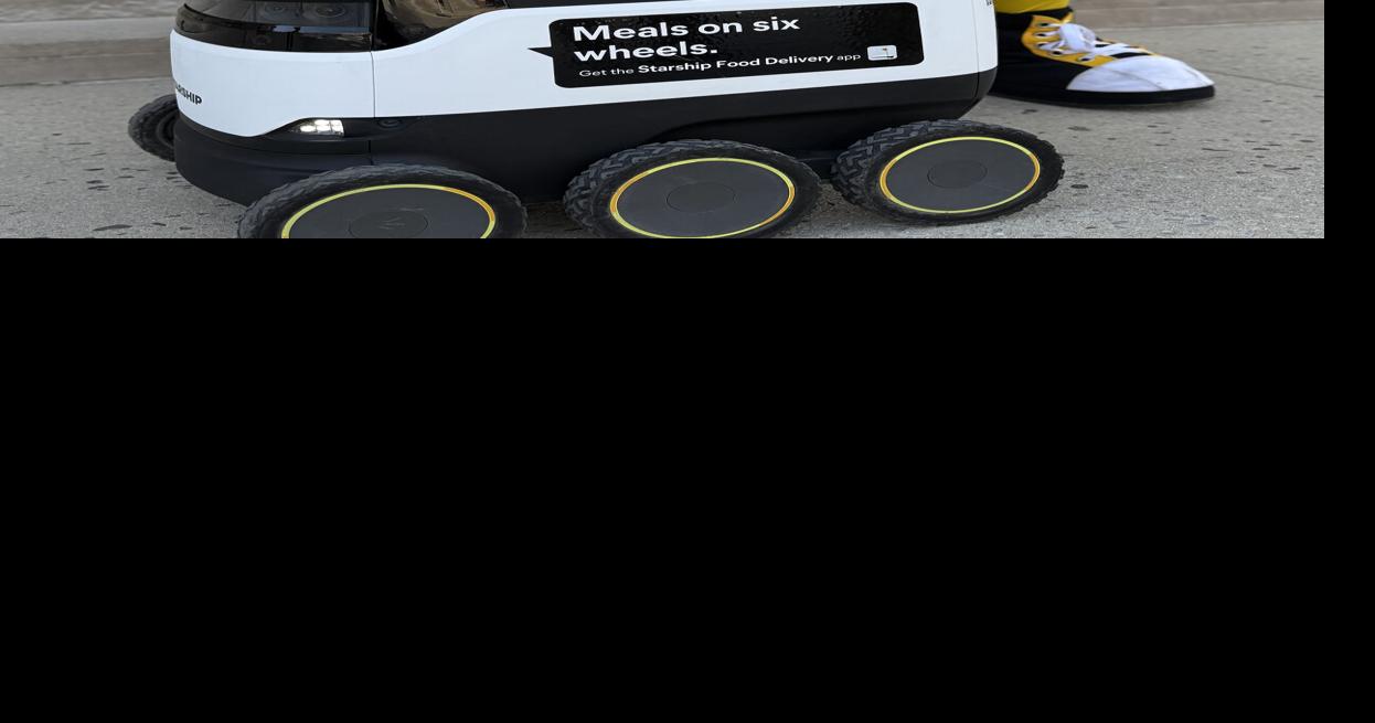 Tennessee Tech Dining Services rolls out robotic delivery, bringing meals to students’ doorsteps