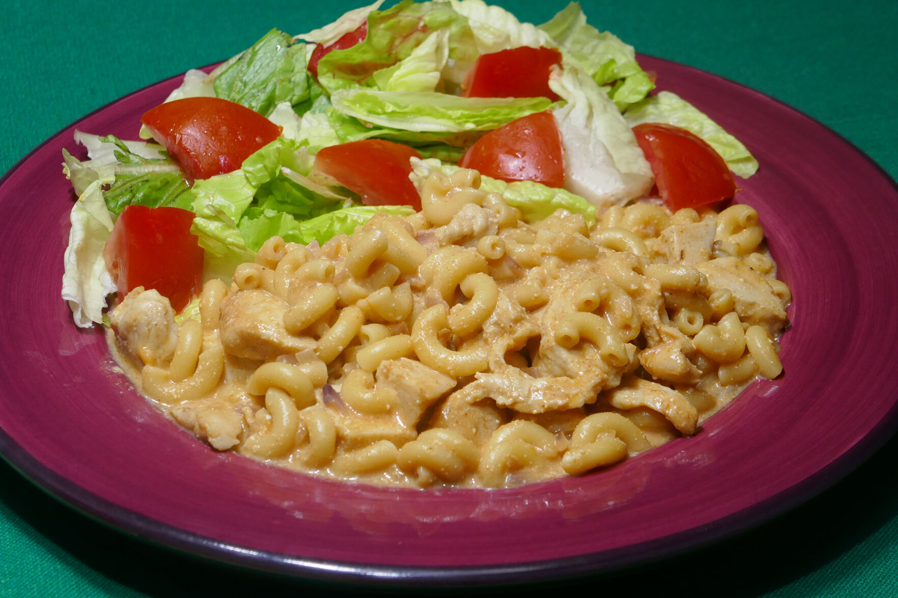 Chicken Mac and Cheese with Lettuce and Tomato Salad | Mcminnville