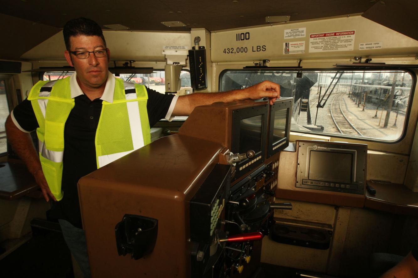  51 000 Base Salary Norfolk Southern Struggling To Hire 30 Train 