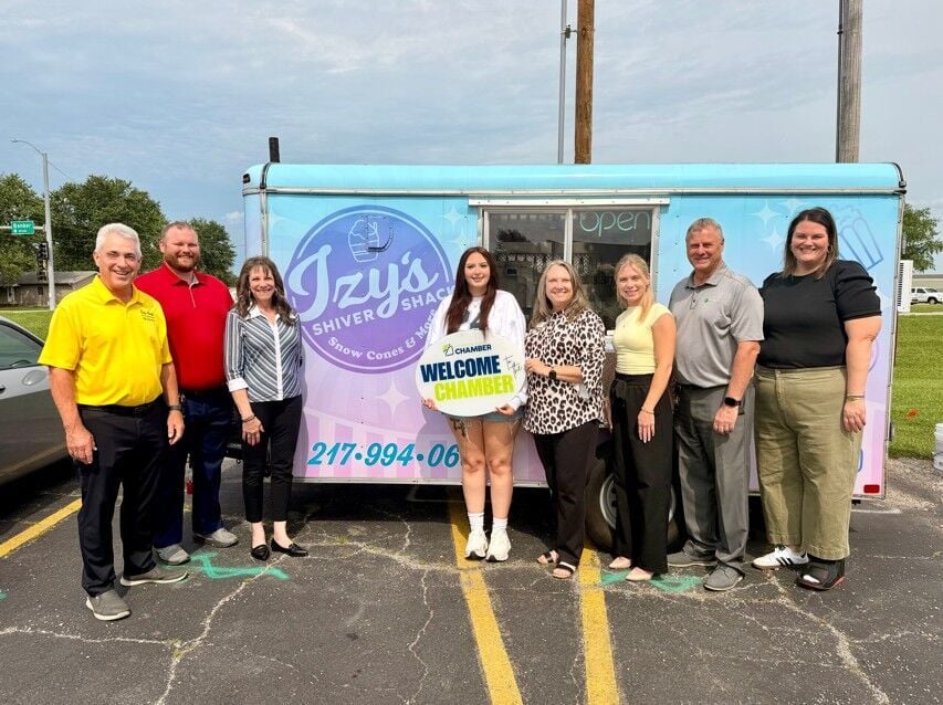 The Effingham County Chamber Welcomes Izy’s Shiver Shack