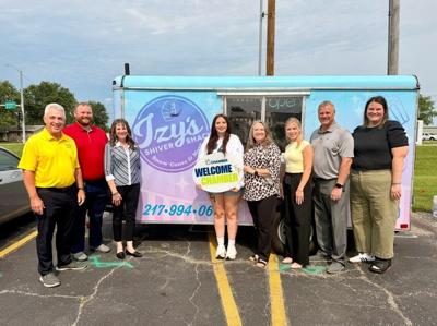 The Effingham County Chamber Welcomes Izy’s Shiver Shack