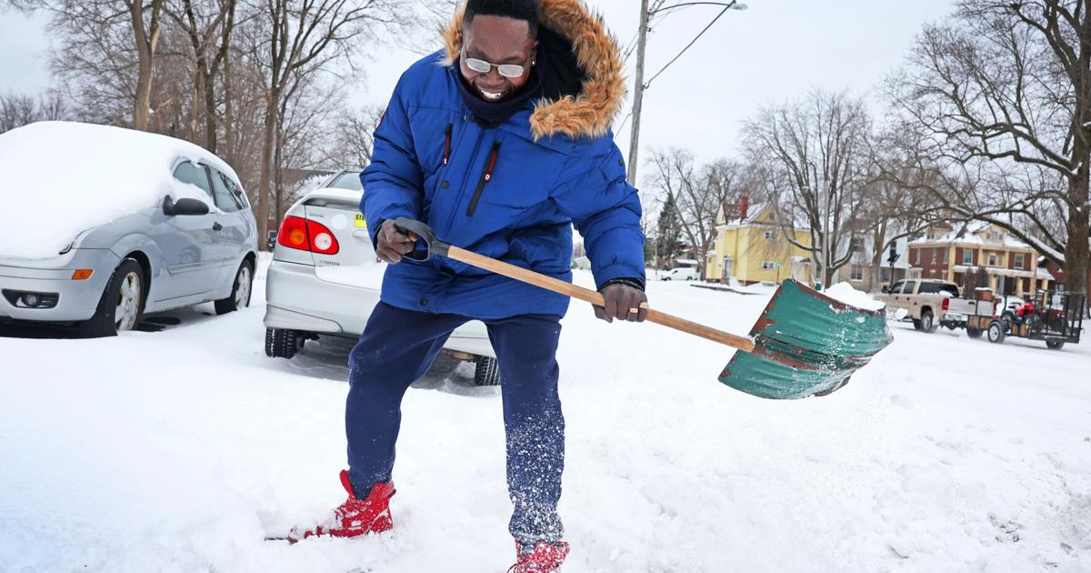 Decatur, Macon County dig out of first major snow storm of 2025